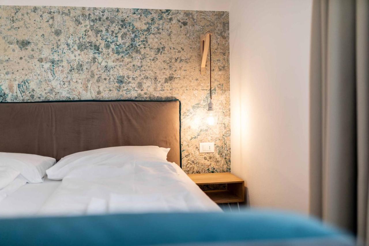 Stay Cooper L Guesthouse Zum Loewen Merano Ngoại thất bức ảnh