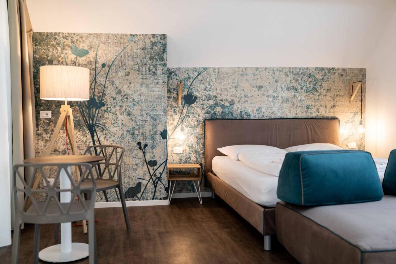 Stay Cooper L Guesthouse Zum Loewen Merano Ngoại thất bức ảnh