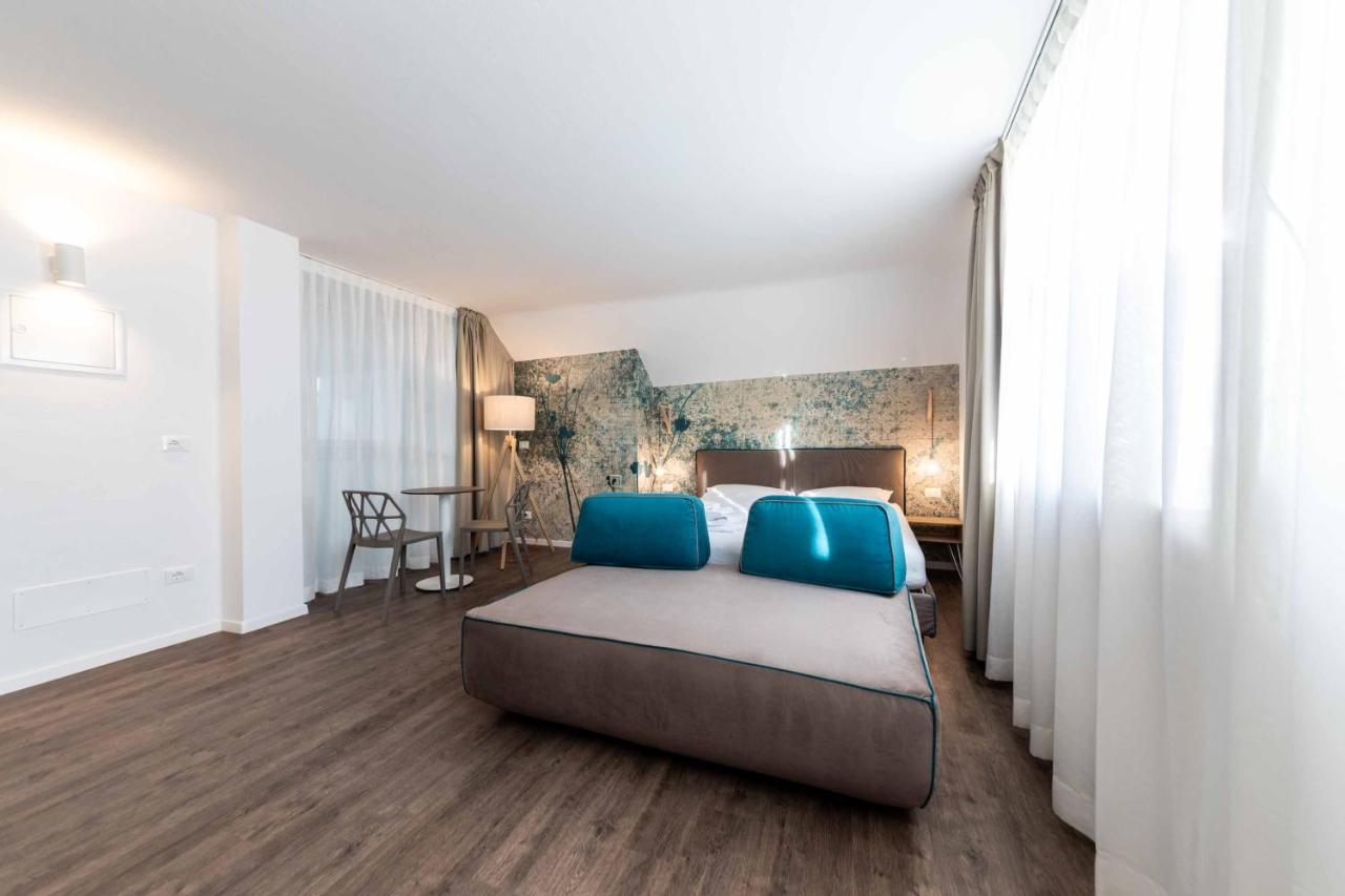 Stay Cooper L Guesthouse Zum Loewen Merano Ngoại thất bức ảnh