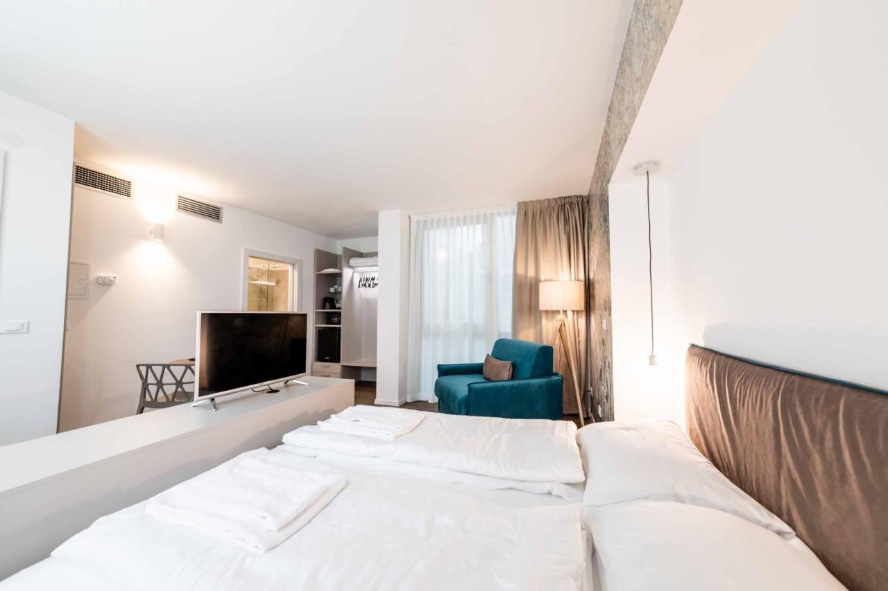 Stay Cooper L Guesthouse Zum Loewen Merano Ngoại thất bức ảnh