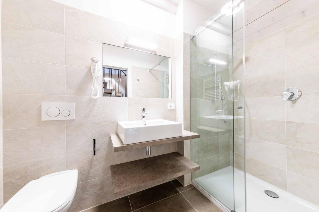 Stay Cooper L Guesthouse Zum Loewen Merano Ngoại thất bức ảnh