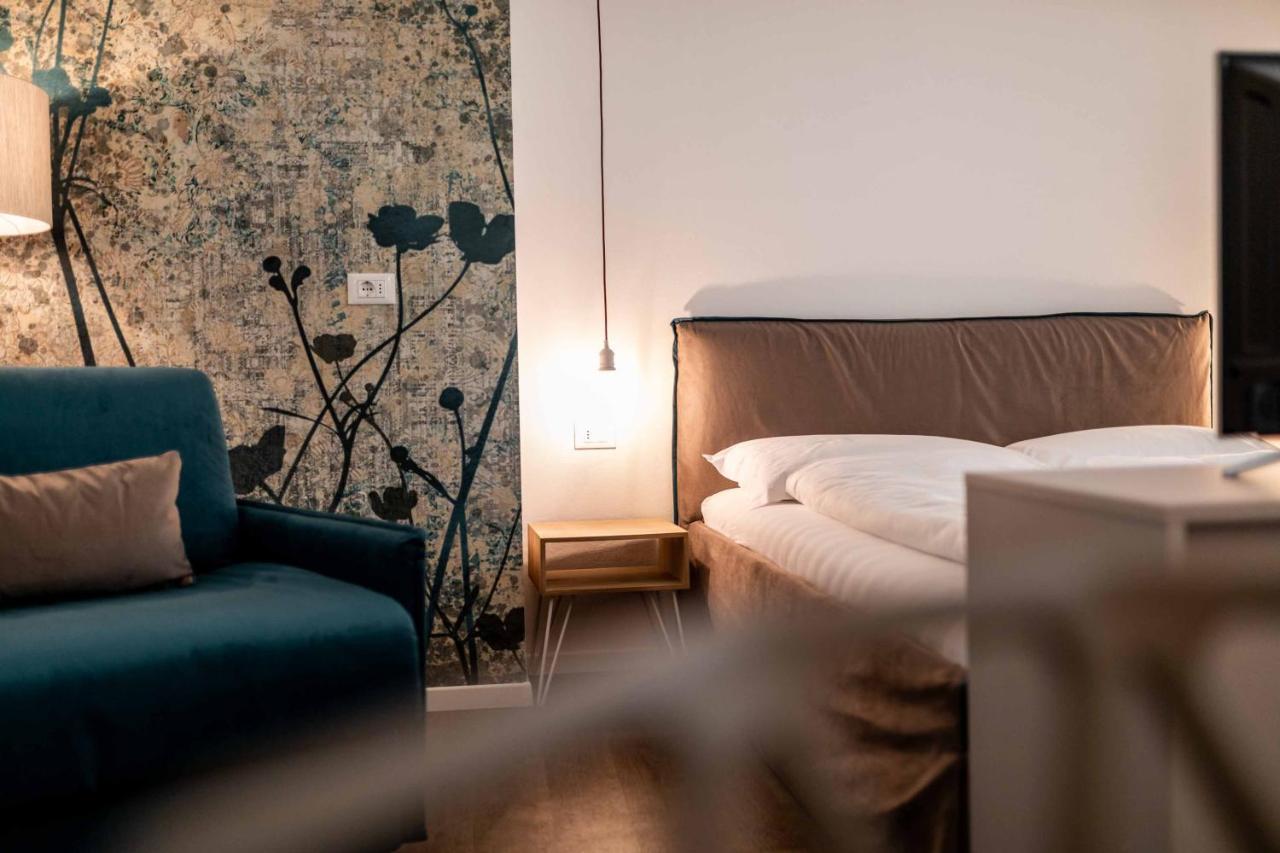 Stay Cooper L Guesthouse Zum Loewen Merano Ngoại thất bức ảnh