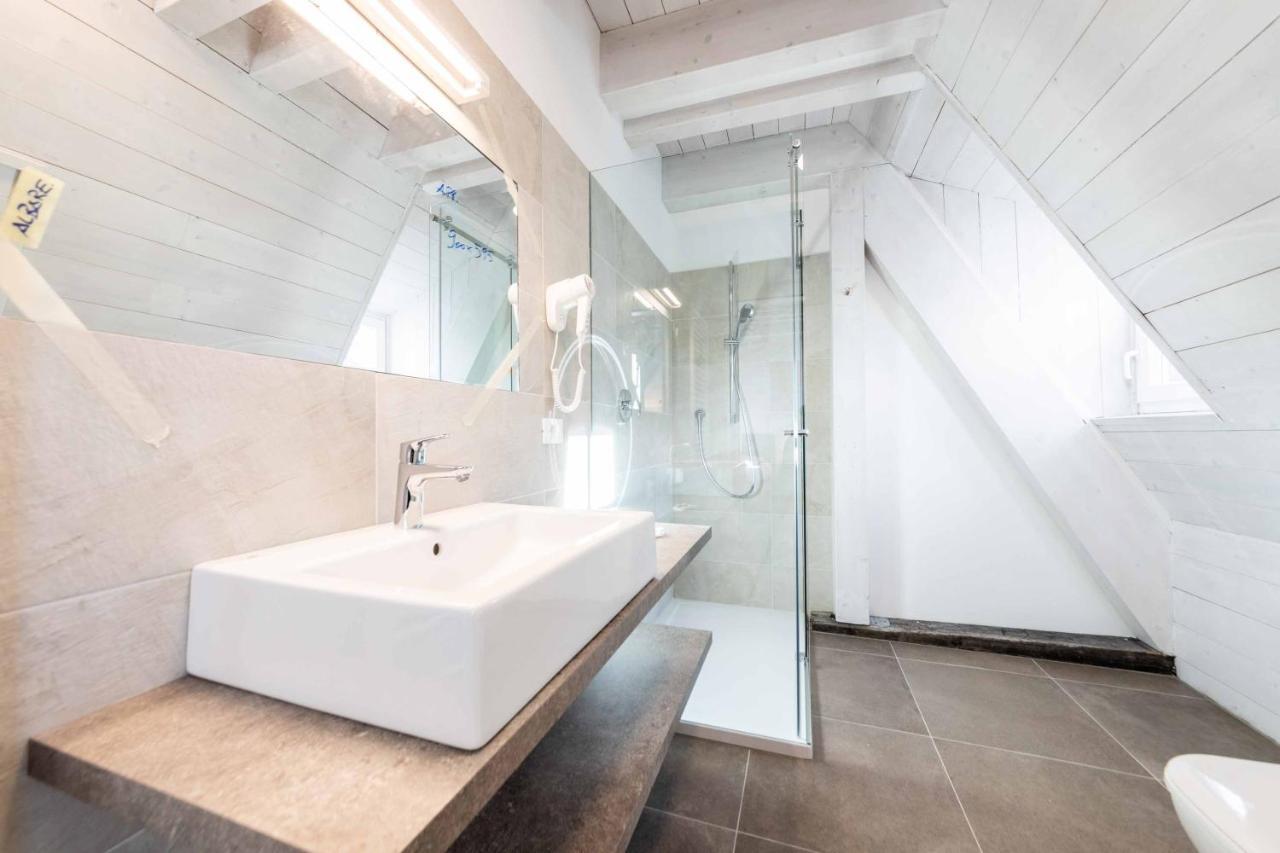 Stay Cooper L Guesthouse Zum Loewen Merano Ngoại thất bức ảnh