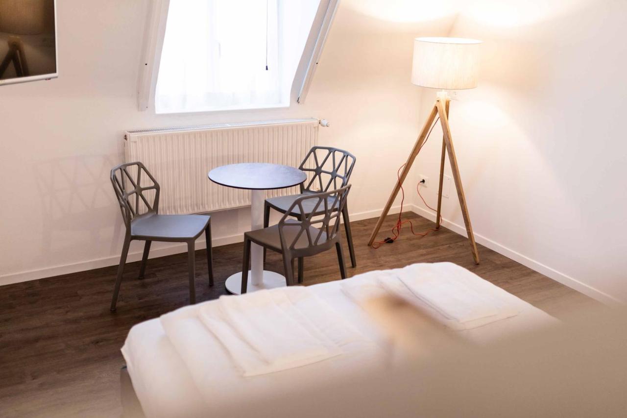 Stay Cooper L Guesthouse Zum Loewen Merano Ngoại thất bức ảnh
