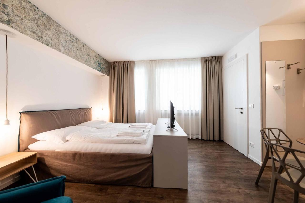 Stay Cooper L Guesthouse Zum Loewen Merano Ngoại thất bức ảnh