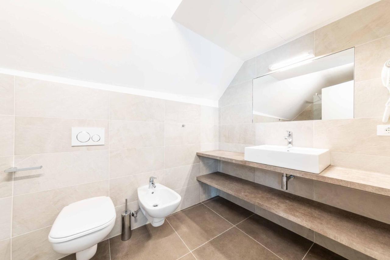 Stay Cooper L Guesthouse Zum Loewen Merano Ngoại thất bức ảnh