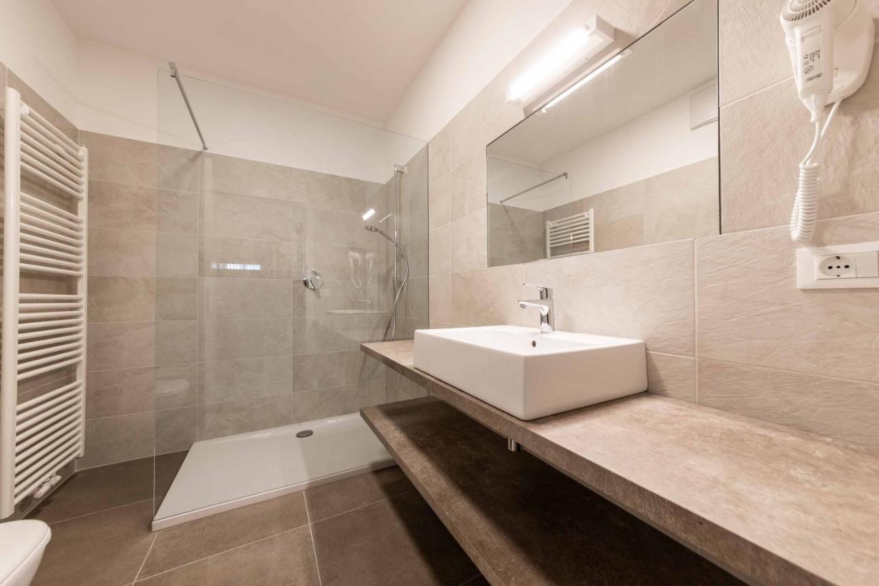 Stay Cooper L Guesthouse Zum Loewen Merano Ngoại thất bức ảnh